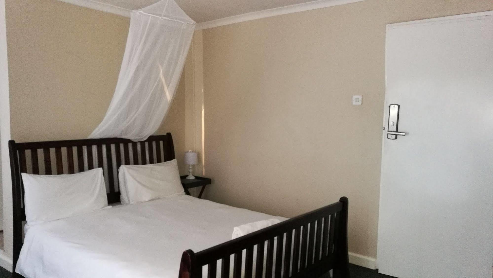 LePatino Bed&Breakfast Livingstone Esterno foto