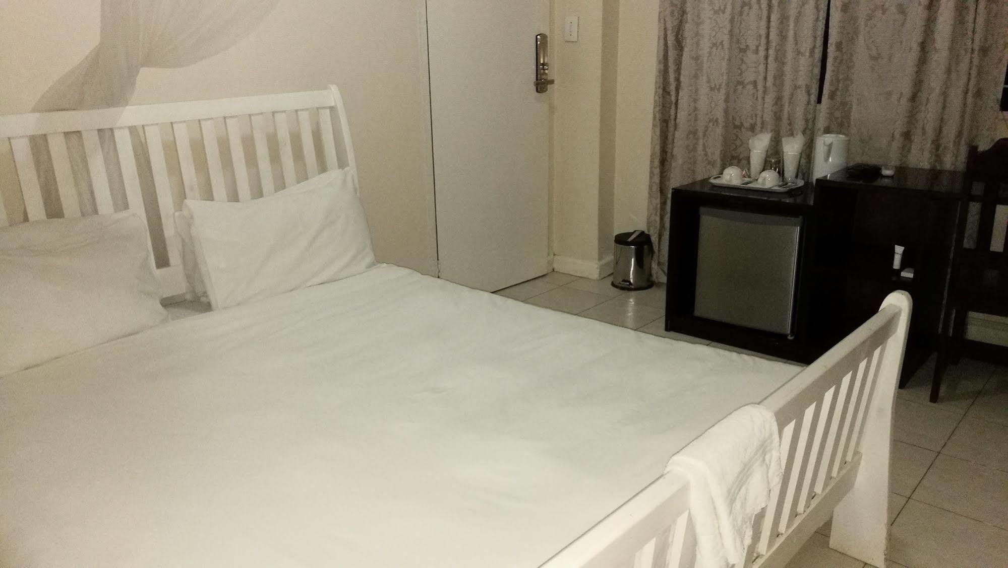 LePatino Bed&Breakfast Livingstone Esterno foto