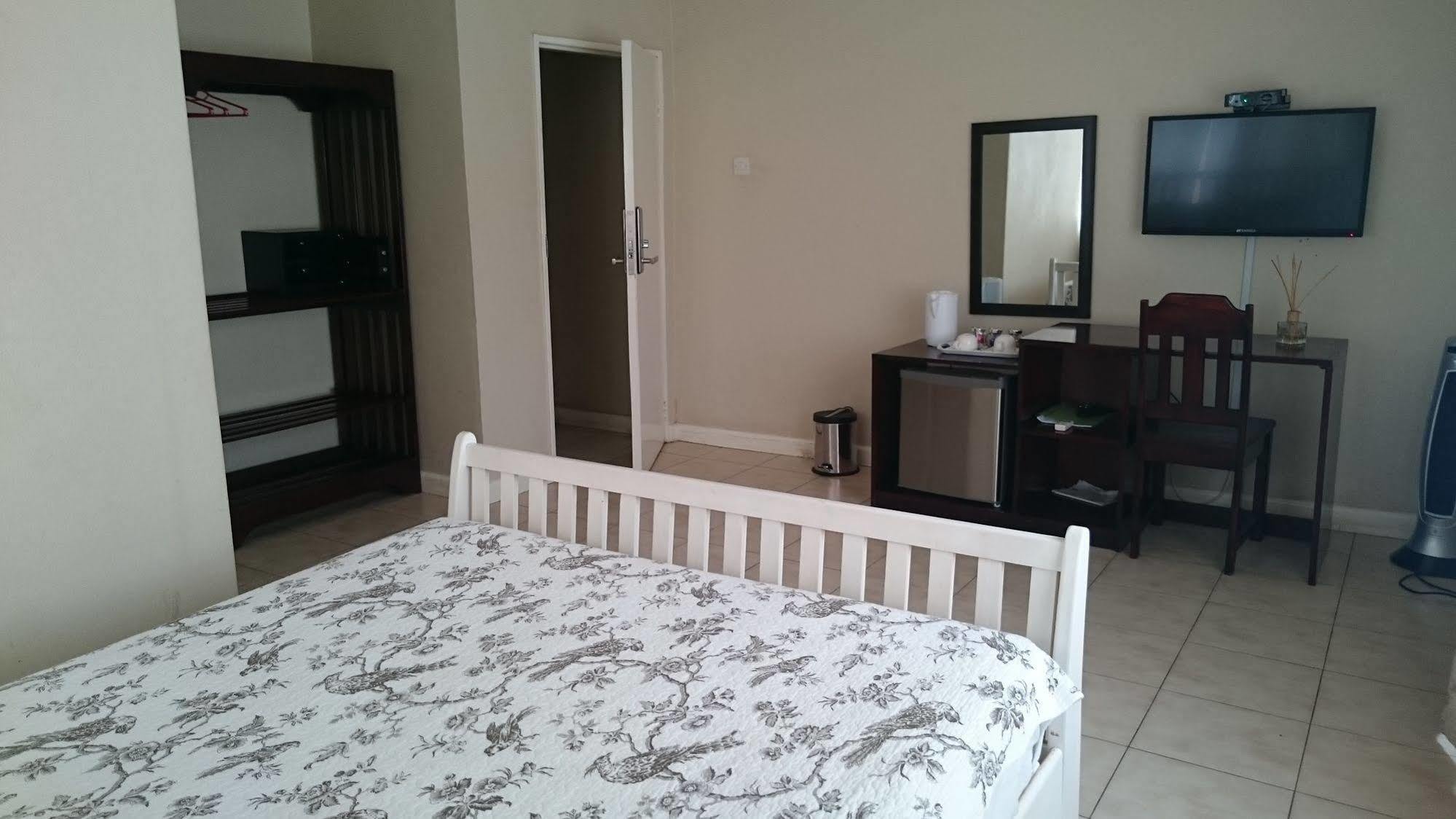 LePatino Bed&Breakfast Livingstone Esterno foto