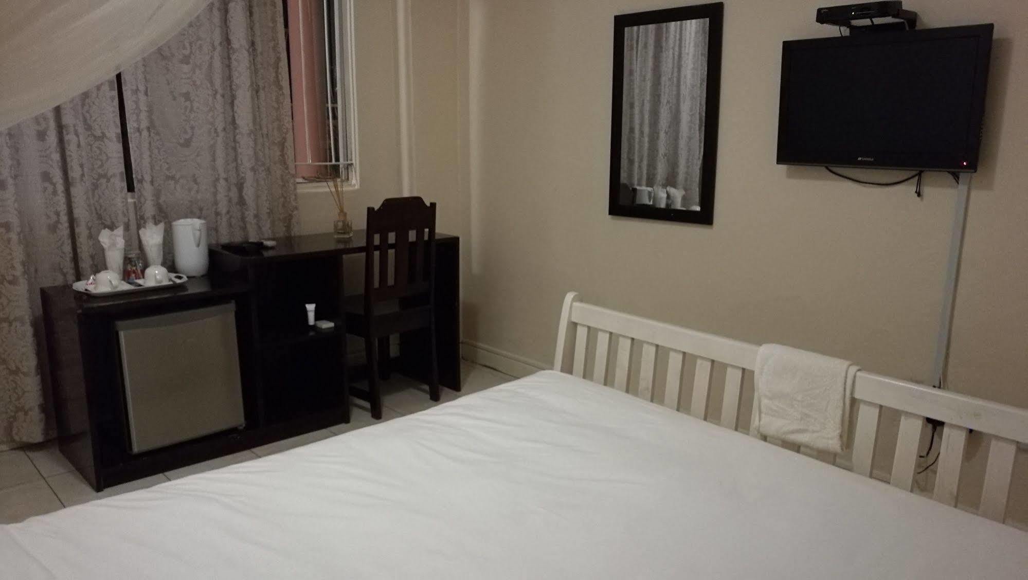 LePatino Bed&Breakfast Livingstone Esterno foto